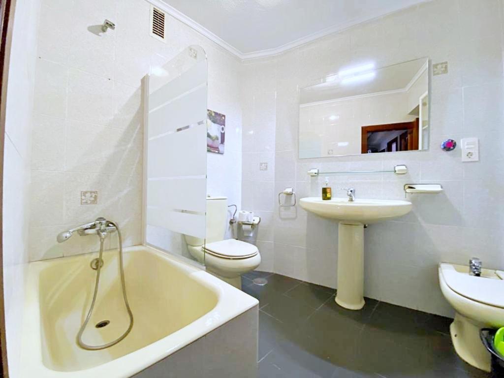 Apartamentos Milan 1 Wifi Y Parking Gratuito Oviedo Exterior photo