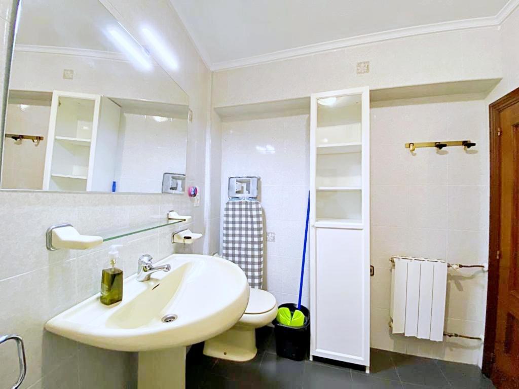 Apartamentos Milan 1 Wifi Y Parking Gratuito Oviedo Exterior photo