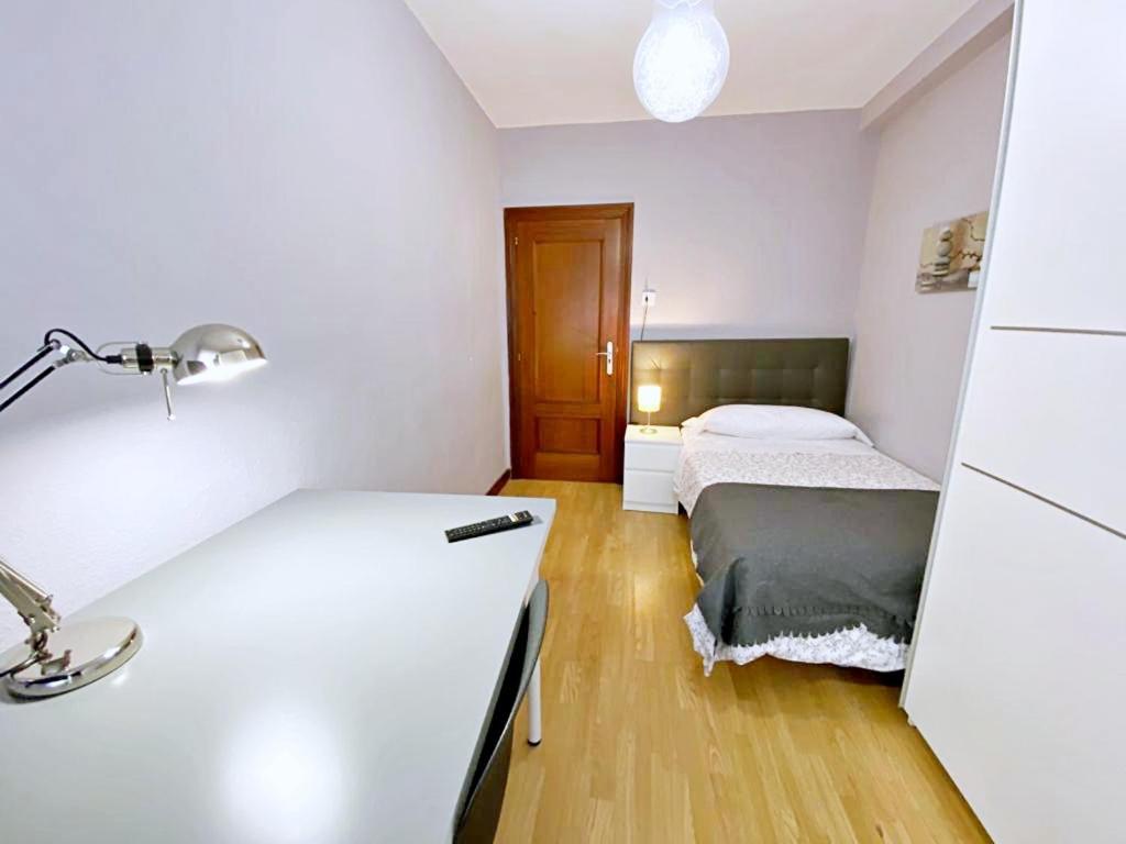 Apartamentos Milan 1 Wifi Y Parking Gratuito Oviedo Exterior photo