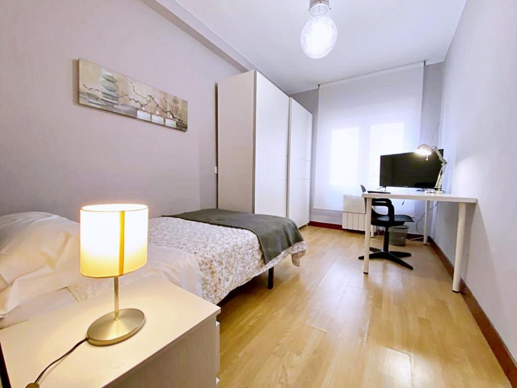 Apartamentos Milan 1 Wifi Y Parking Gratuito Oviedo Exterior photo
